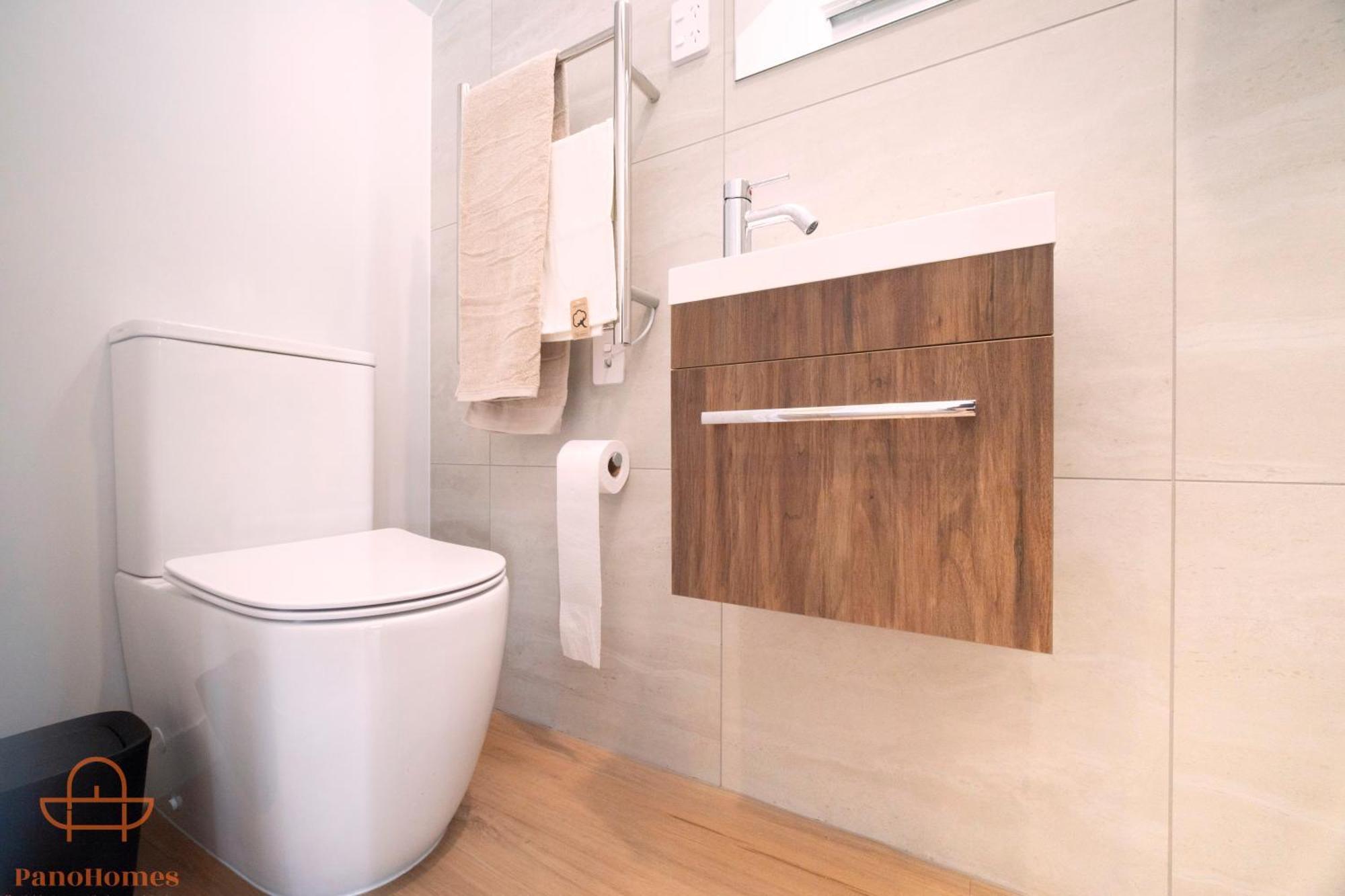 Modern Townhouse Close To City With Full Kitchen - Ellerslie Окленд Экстерьер фото