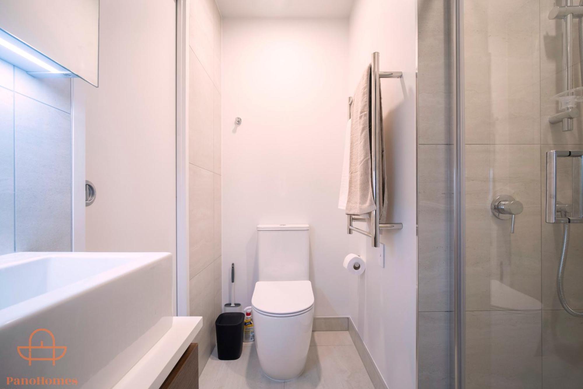 Modern Townhouse Close To City With Full Kitchen - Ellerslie Окленд Экстерьер фото